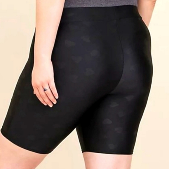 🟣TORRID BIKE SHORTS - HEART EMBOSSED 9' SIGNATURE HIGH RISE WAIST - PLUS SIZE - Picture 7 of 8
